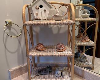 Rattan/wicker shelf