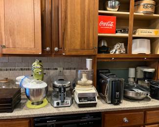Kitchen Aid Stand Mixer, Food Processor, Waffle Maker, Fryer, Crock Pot, 