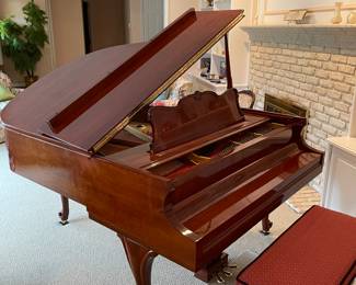 $5000 obo
Baldwin baby grand piano R225
Rated a B+ 
Excellent condition 
Model R226
High gloss cherry 
Provincial style 
Cash or card
Professional Movers available with quotes

