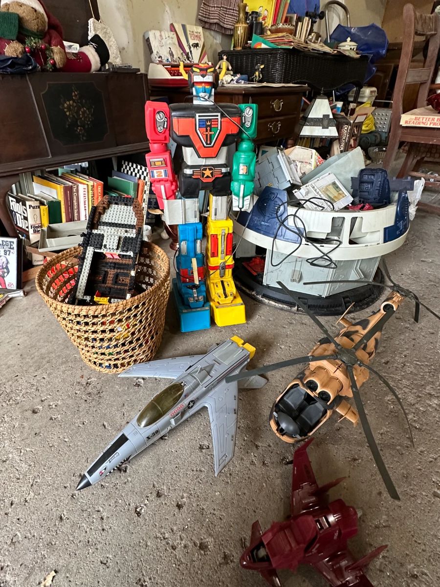 2 DAY SALE / ELKHART, INDIANA / NEAR SIMONTON LAKE starts on 3/15/2024