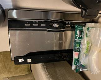 #139	food saver set with bags 	 $25.00 
