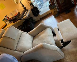 #119	Chair	Electric recliner, beige. Swivels, rocks, and has UBS port	 $100.00 			
#120	Chair	Electric recliner, beige. Swivels, rocks, and has UBS port	 $100.00 			
