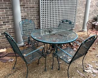#232	patio	metal table 4 chairs 42x29x22 green	 $175.00 			
