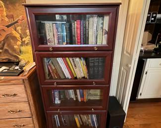 #91	Cabinet	Heywood Wakefield 1 Drawer, 2 Door, 2 Glass Door China Cabinet Bookcase  36x18x35-70	 $125.00 			
 