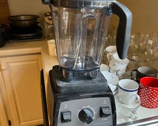 #146	Kitchen	Vita Mix300 blender	 $50.00 			
