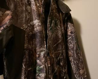 #75	Rocky Hooded Camo Jacket M	 $25.00 			
