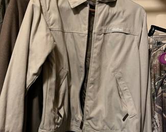 #81		Cloud Veil Lightweight Jacket M	 $20.00 			
