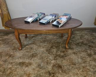 Oval Traditional Cocktail Table