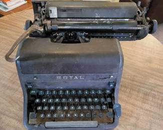 Vintage ROYAL Typewriter.