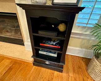 Occasional cabinet with shelves 