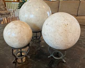 Decorative balls 