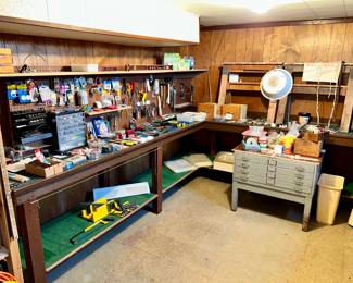 Workshop w/ tools, etc