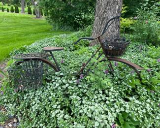 outdoor garden art - bicycle