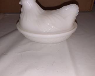 Milk glass chicken