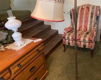 Not on display at the sale location. Please contact 309-261-6473 to set appointment to view and/or purchase. 