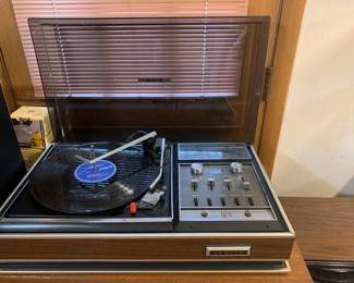 Vintage turntable - AM/FM stereo…needs some “love” - 2 speakers
