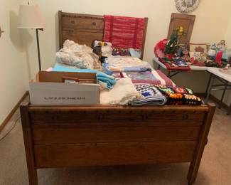 Antique full size oak bed