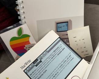 VTG Macintosh Apple Owner's guide w stickers box