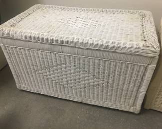 Wicker chest