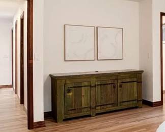 Sideboard 32hx22dx64.5