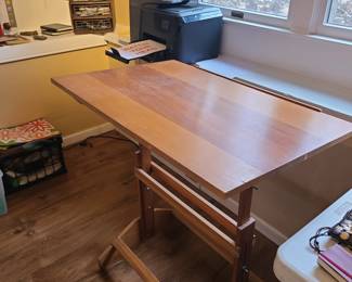 Drafting/artist table