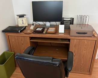 Office Desk / Chair