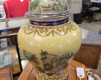 Stunning Chinese jar