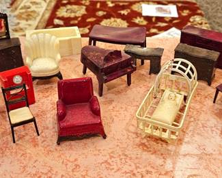 Vintage 30s 40s doll house furniture