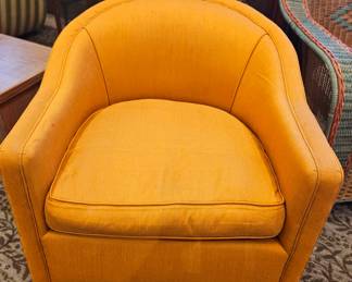 Raw Silk 1980's barrel chair- gorgeous~