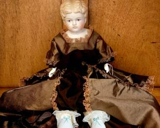 18" Doll, Blonde with brown dress