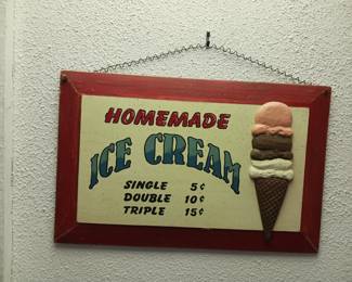 Homemade ice cream sign
