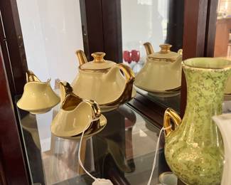 The Pearl Compant tea set. 