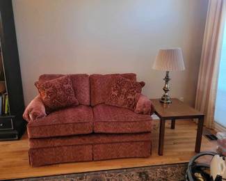 loveseatDrexel 150 each