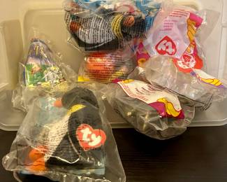 3x McDonalds Beanie Baby, 3x plastic toys