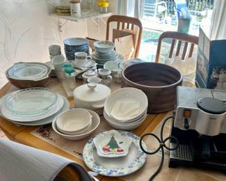 Many kitchenware items