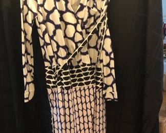 DIANE VON FURSTENBERG CLASSIC WRAP DRESS