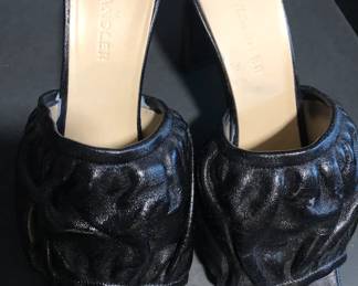 WANDLER - THIS PAIR IS BLACK