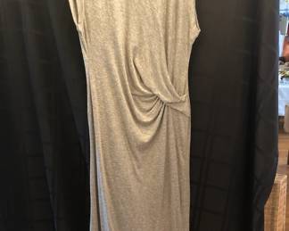 GRAY DRESS WITH KNOT DETAIL AT SIDE