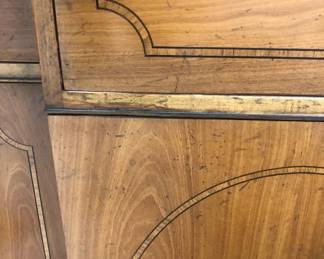 WOOD COLOR OF BREAKFRONT