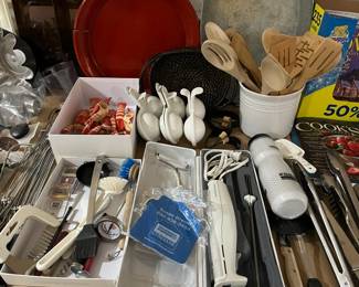 KITCHEN UTENSILS