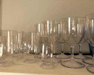 PLASTIC OUTDOOR GLASSWARE