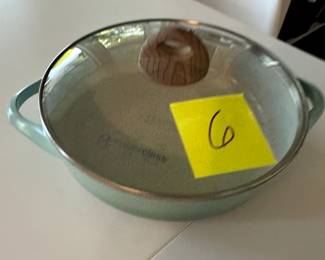 Heavy iron pot with lid in blue color 