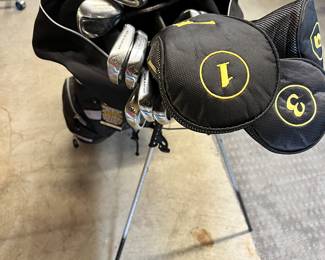Mens set of golf clubs