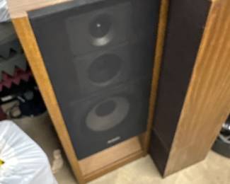 vintage stereo speakers