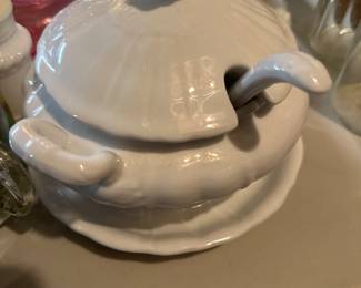 Gravy bowl 