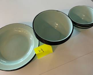 Blue tin plates 