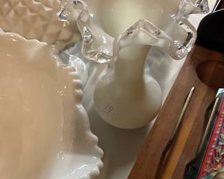 Milk glass 