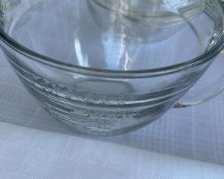 pampered chef measuring bowl