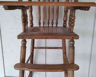 Antique Style Highchair