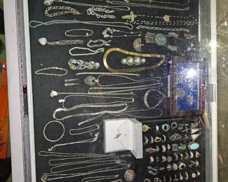 Lots of silver jewelery 